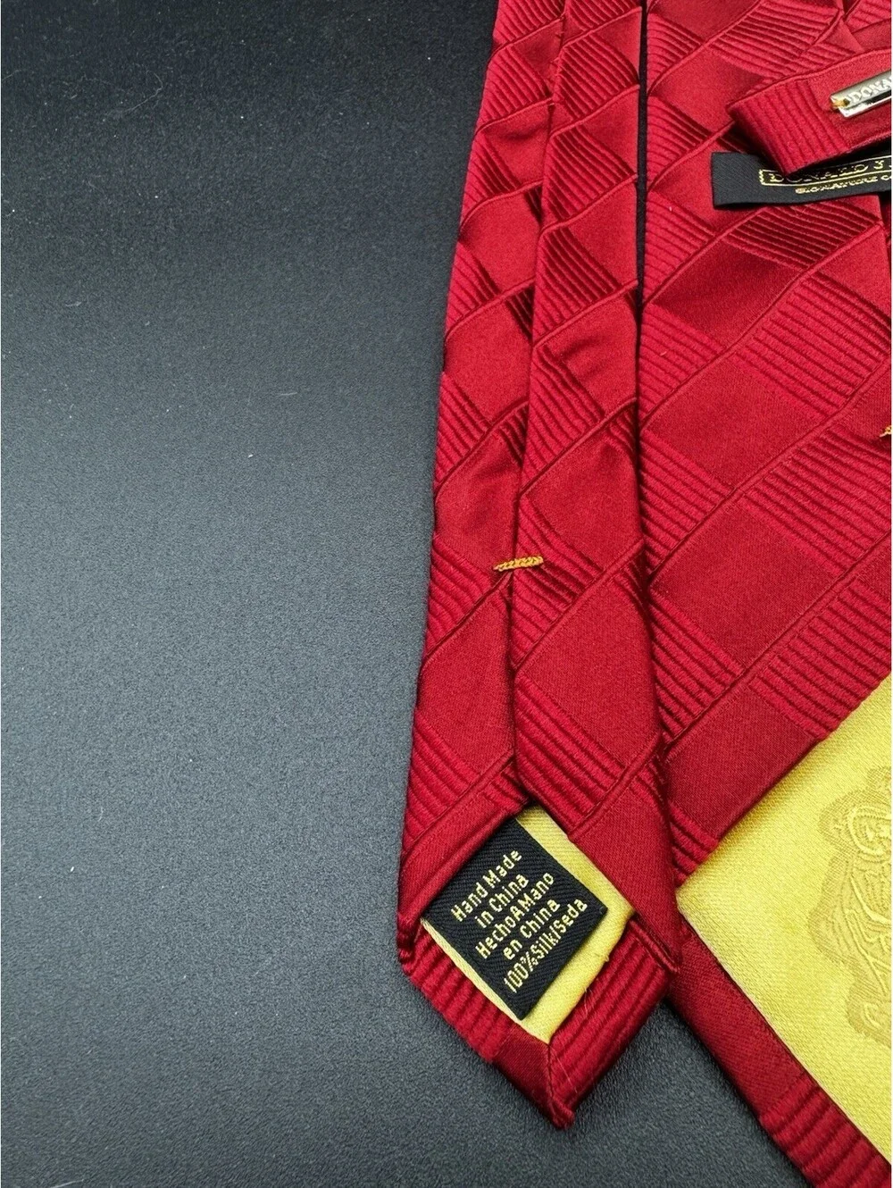 Donald J Trump Signature Collection Red Silk Tie Gold Hardware 60” x 3.5”